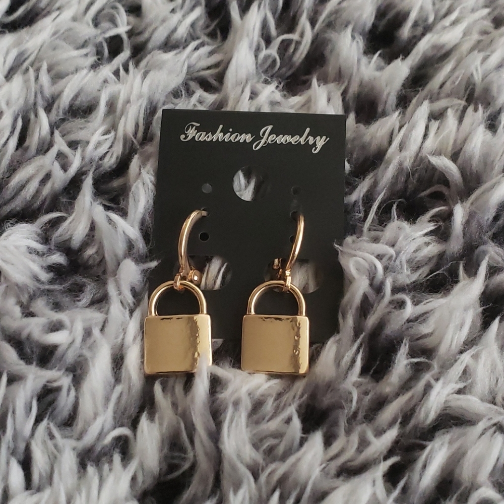 Gold-filled 🔒 shaped earrings